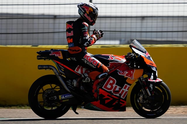 05 Miguel Oliveira - (Red Bull KTM Factory Racing)